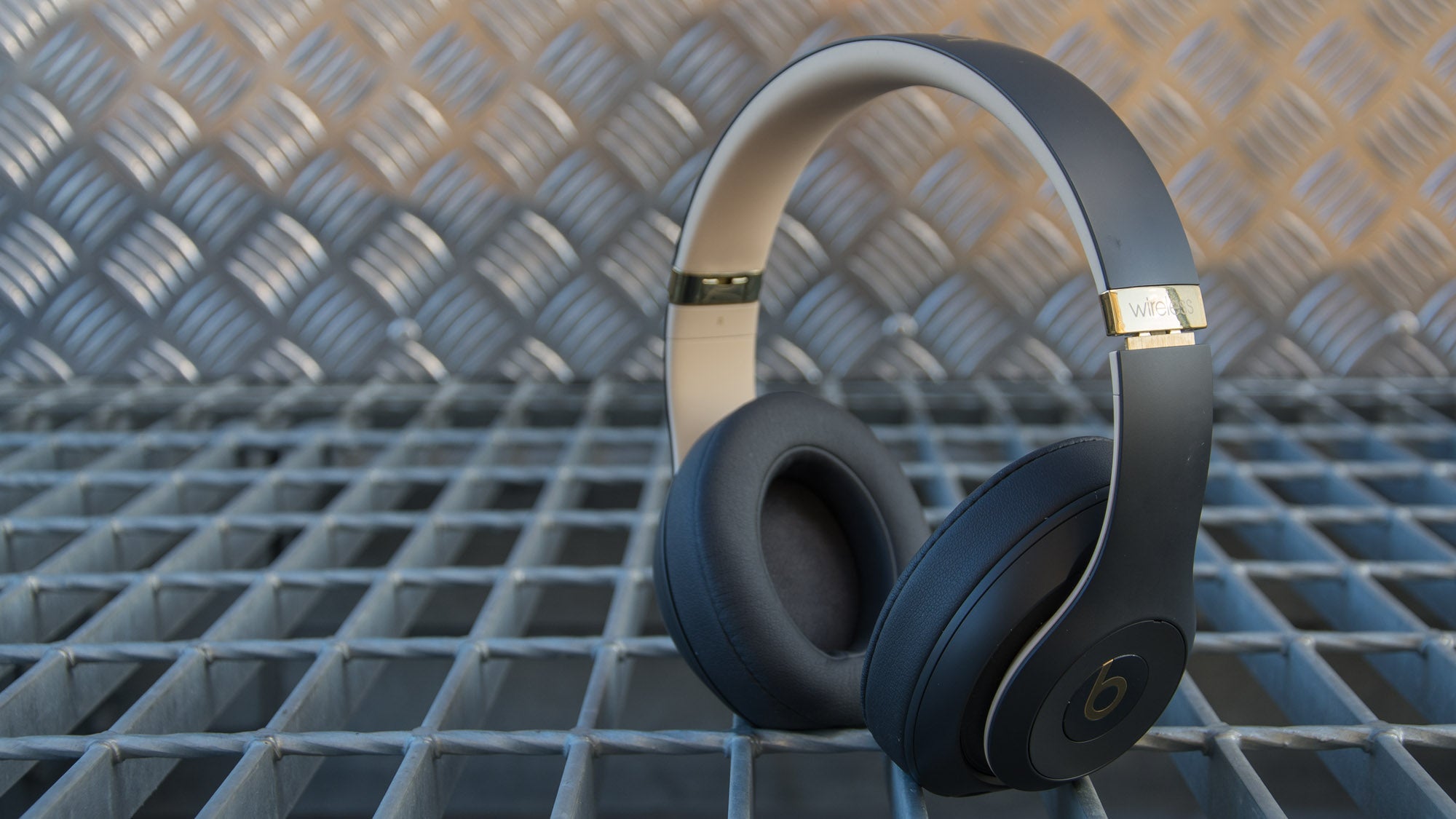 Beats Studio3 Wireless review: A worthy Bose QuietComfort 35 rival?  Expert Reviews