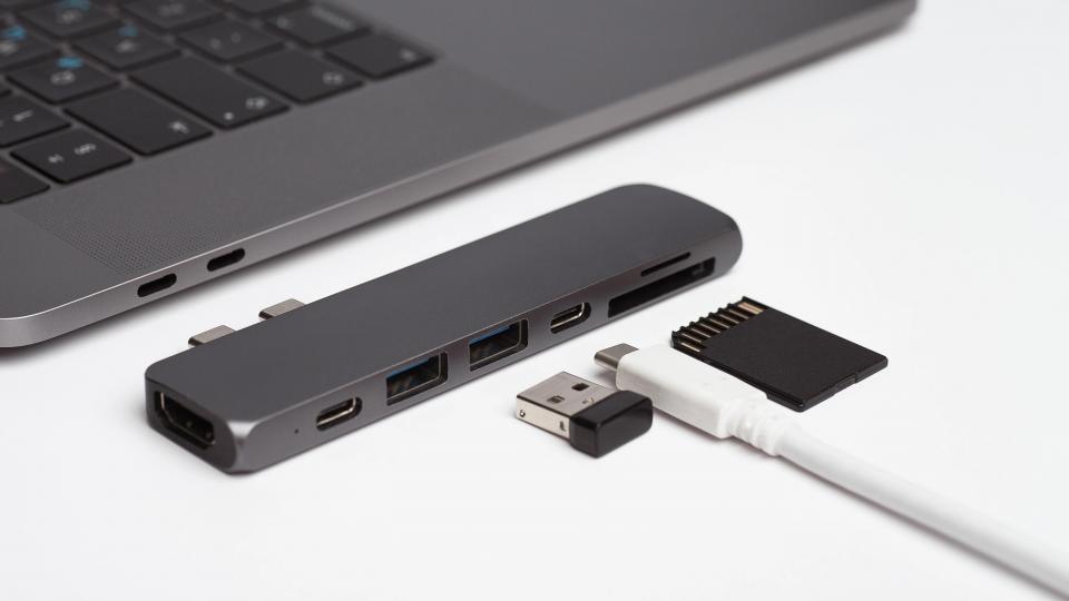 forklare en kop Spænding Best USB hub 2023: Improve your laptop's connectivity for less | Expert  Reviews